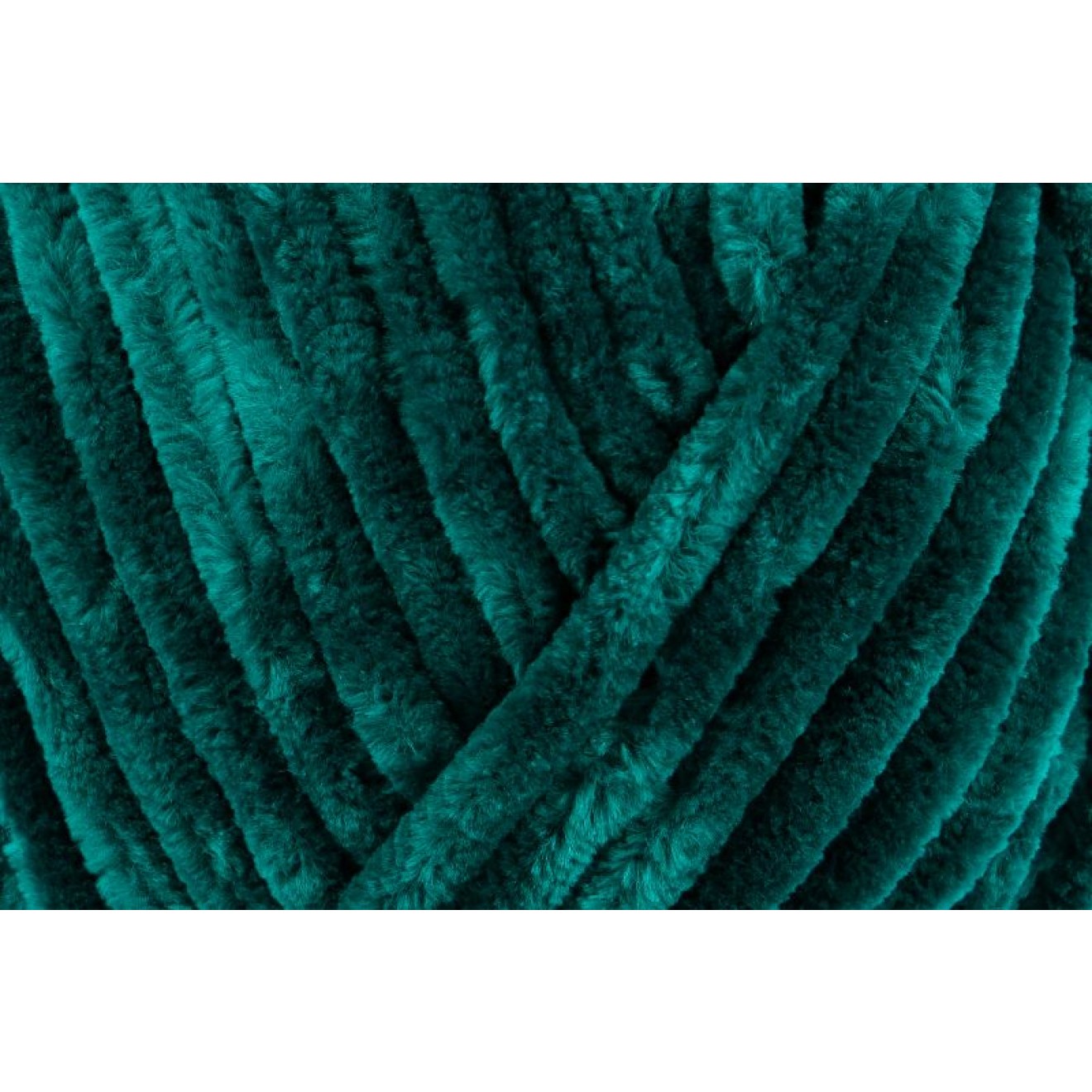 Schachenmayr Luxury Velvet colour 00070 emerald