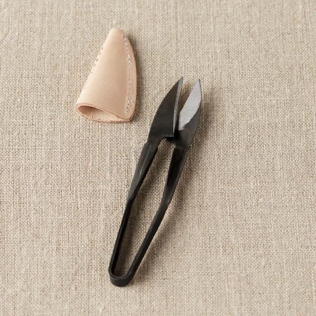 CocoKnits HW-COCOKNITS-yarn-snip-with-leather-cover