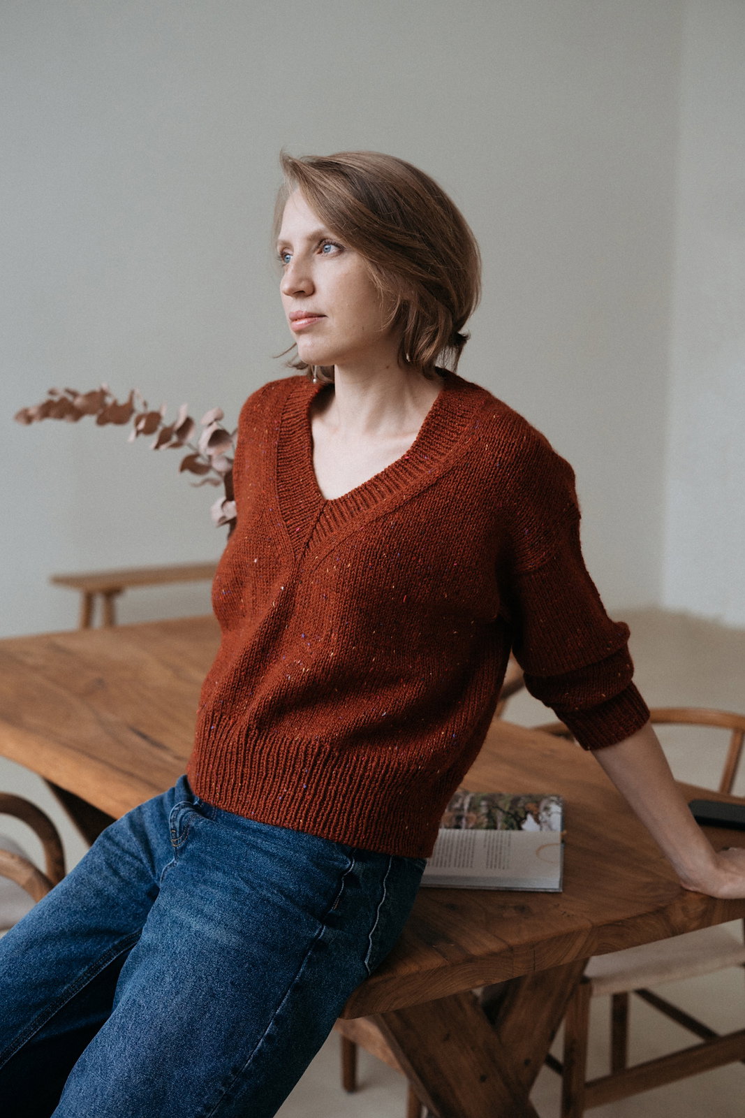 Pull Aki – modèle de tricot (PDF, anglais/russe)