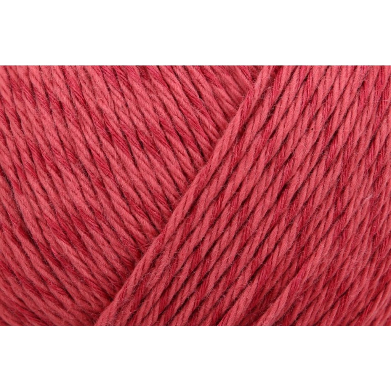Anchor Cotton Linen colour 00017 raspberry