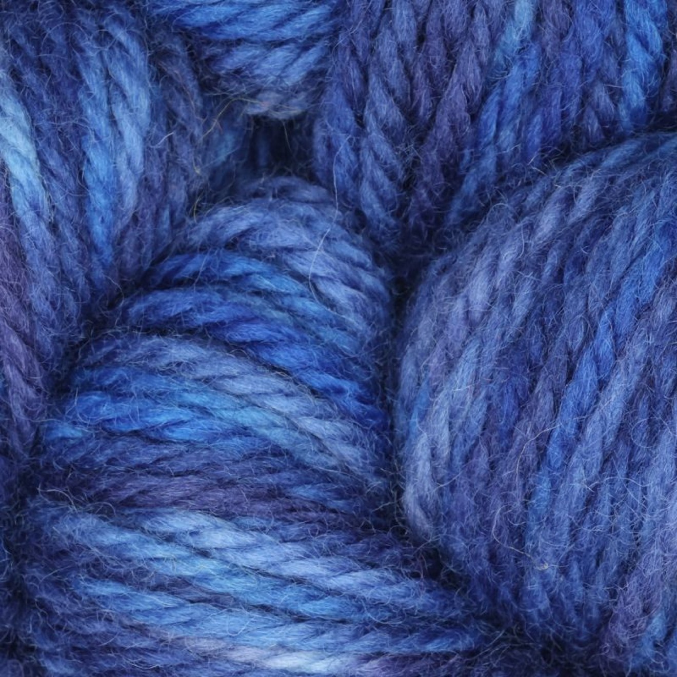 The Oxford Company Violet Jane Kammgarn color colour col. So Blue
