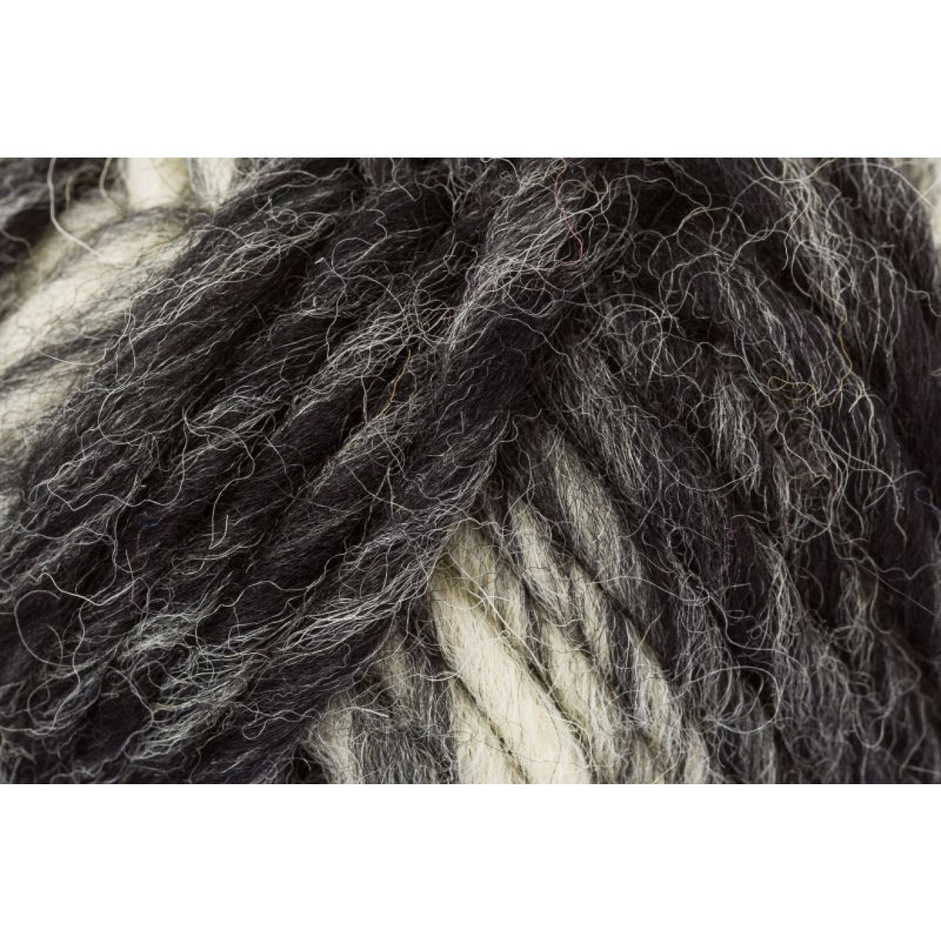 00209 black grey