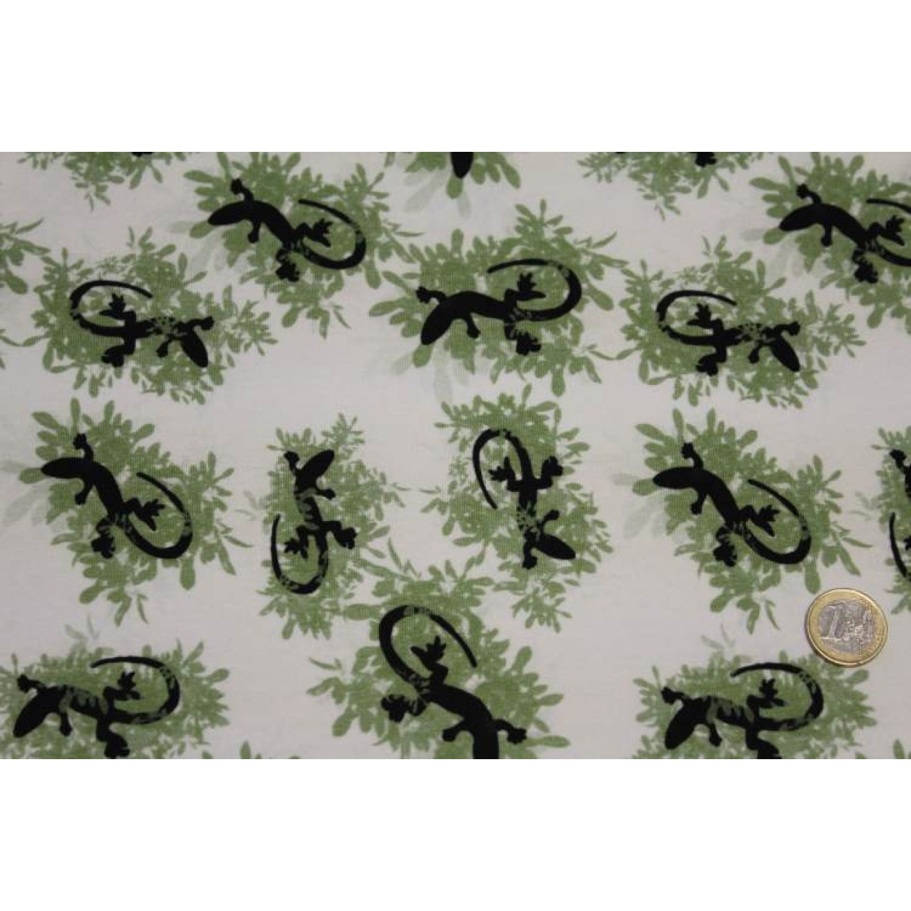 ca.160 cm / White