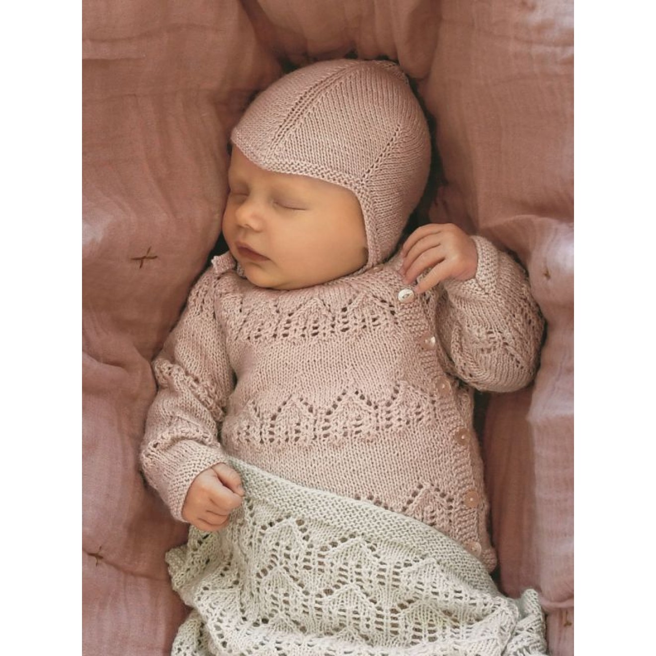 Sandnes Garn pattern booklet Le Knit Hjem hentesett - English colour 01992 natural