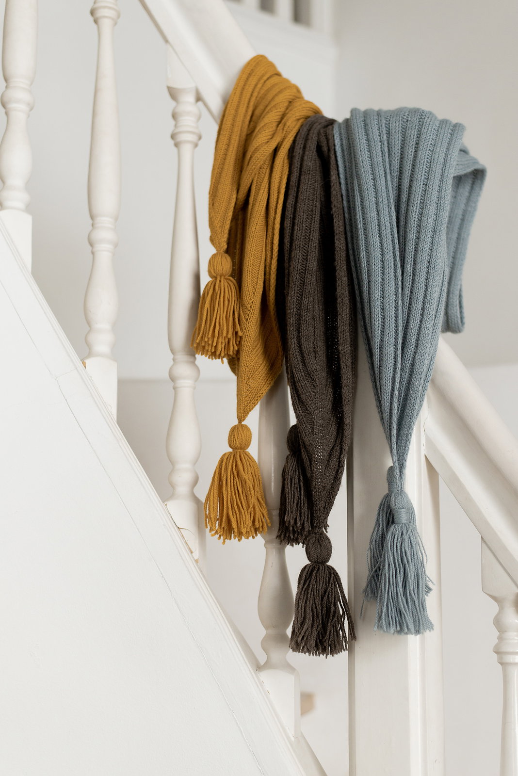 Écharpe à glands – modèle de tricot, photo 2