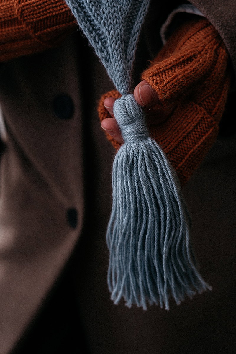Écharpe à glands – modèle de tricot, photo 7