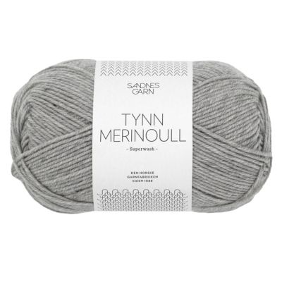 Seasonal yarn selection at Hollywool