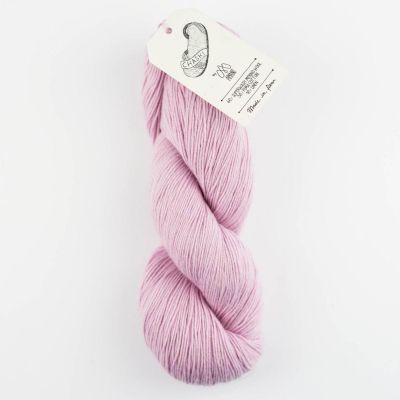 Seasonal yarn selection at Hollywool