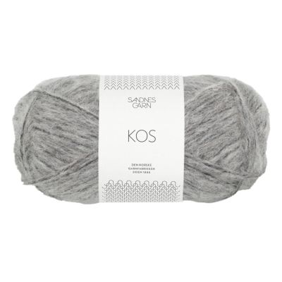 Seasonal yarn selection at Hollywool