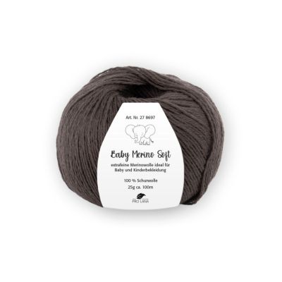 Seasonal yarn selection at Hollywool
