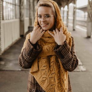 Alternative view of Kit Shawl Hygge