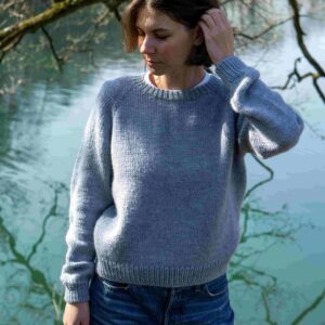 Sweater Grace Kit - Close-up of ribbed neckline and collar detail